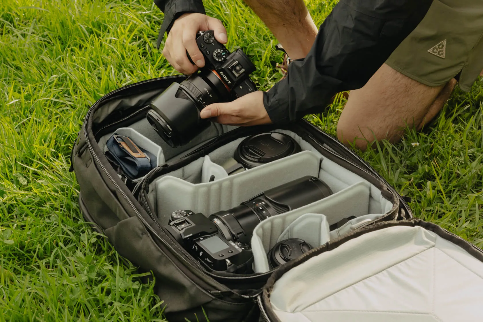 peak-design-camera-cube-v2-large-kamera-cantasi-asimetrik-e-ticaret-gorsel1